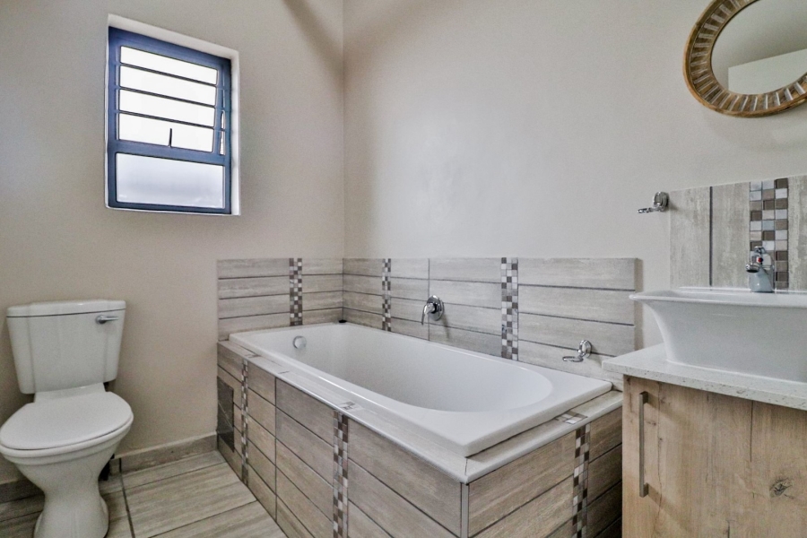 To Let 2 Bedroom Property for Rent in Waterkloof North West